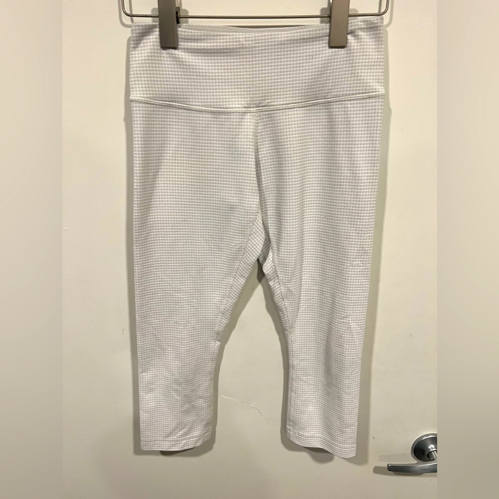 Lululemon 3/4 leggings, size 4, beige